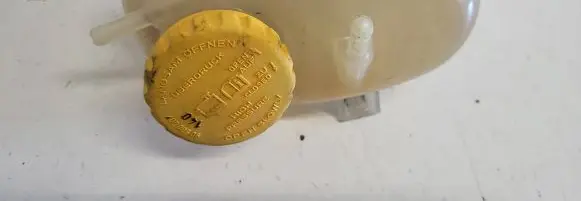 Opel Combo C Coolant expansion tank/reservoir 09128766