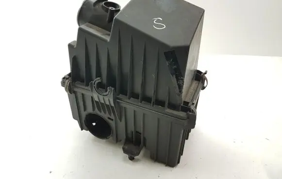 Mazda CX-7 Air filter box R2AX13Z02 R2AX13Z01