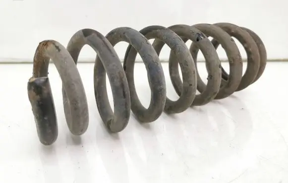 Suzuki Grand Vitara II Rear coil spring