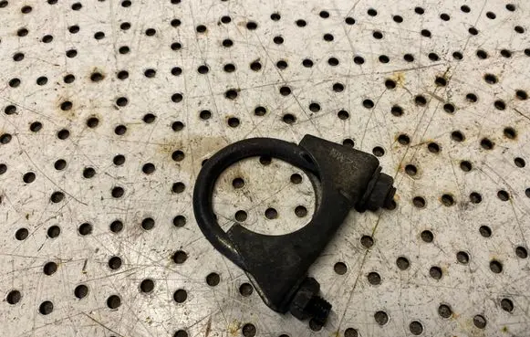 Microcar M.GO Muffler mount bracket/holder 