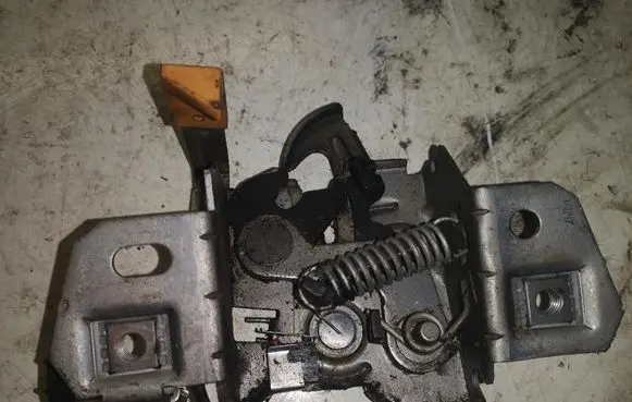 Volvo C30 Engine bonnet/hood lock/catch 30716530