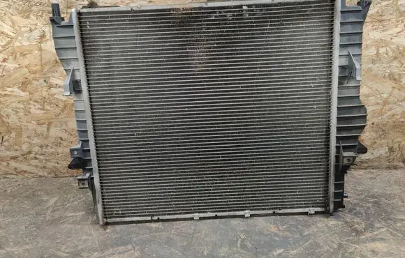 Jaguar XJ X350 Coolant radiator 2W938005AE