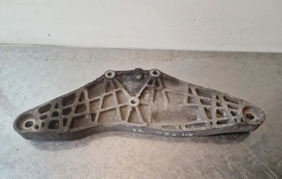 Audi A4 S4 B6 8E 8H Rear differential/diff mount bracket 8E0599287K