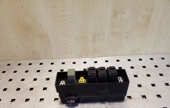 Mitsubishi Space Wagon Fuse module