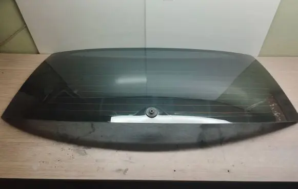 Toyota Avensis T250 Rear windscreen/windshield window AS2M3232DOT682