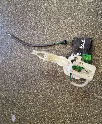 Hyundai i40 Front door lock