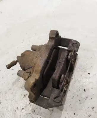 Volkswagen Touran I Front brake caliper