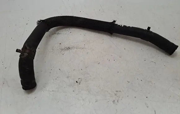 Engine coolant pipe/hose
