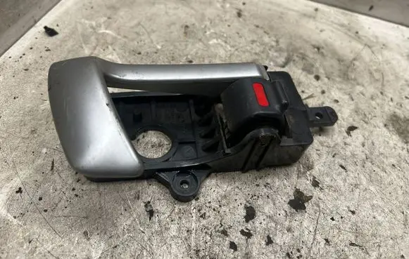 Hyundai Santa Fe Front door interior handle 82623CM000
