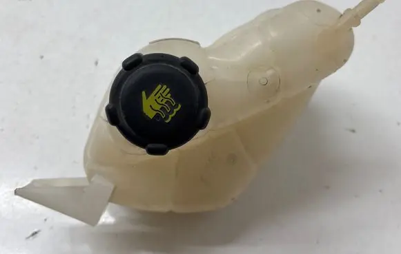 Renault Kadjar Coolant expansion tank/reservoir 217114EA0A