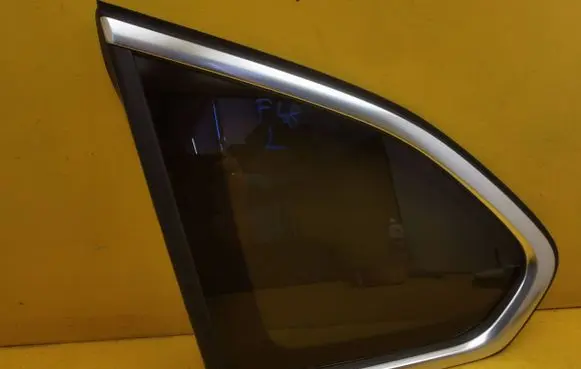 BMW X1 F48 F49 Rear side window 7406871