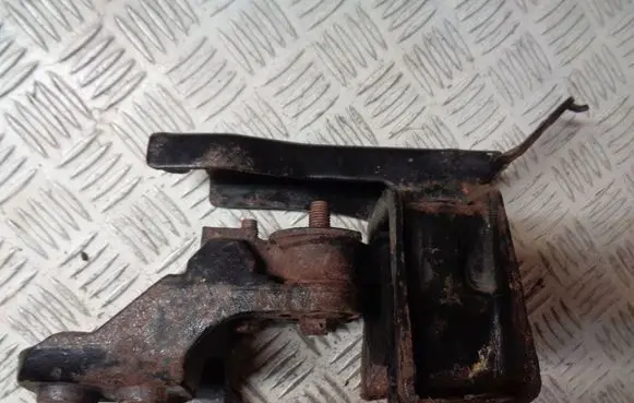 Toyota Aygo AB40 Gearbox mount