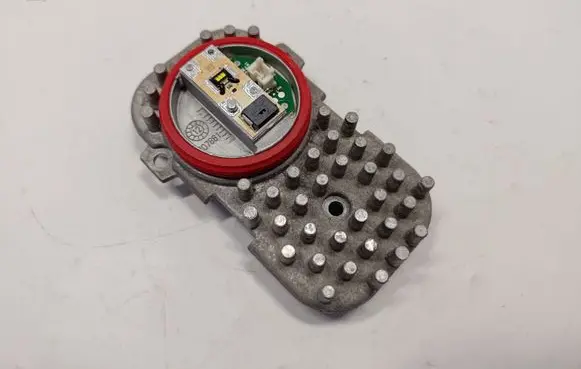 BMW 3 E92 E93 LED ballast control module 1305715084 63117263051