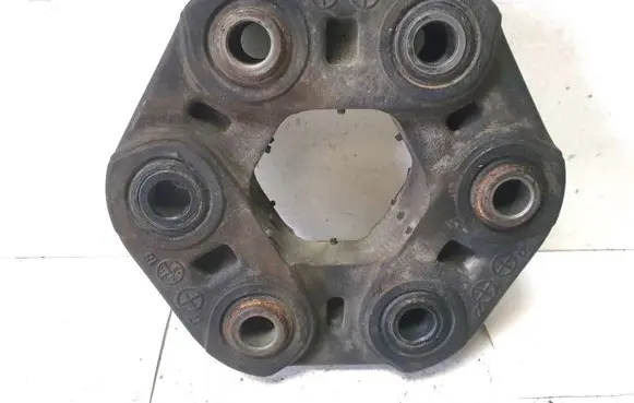 Hyundai Santa Fe Rear prop shaft donut coupling/joint DS1661S000