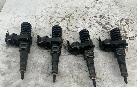 Skoda Superb B6 (3T) Fuel injectors set 0414720215 038130073AG