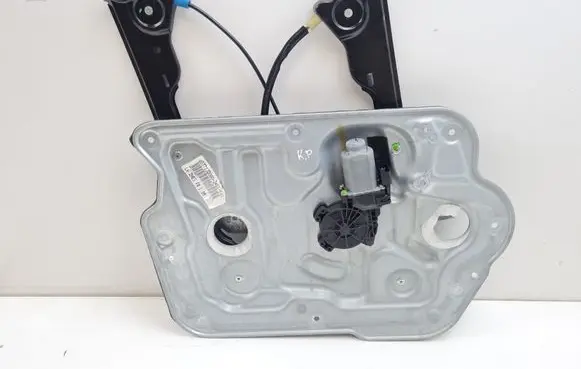 Nissan Qashqai Front door window regulator with motor 80771JD000 34110327