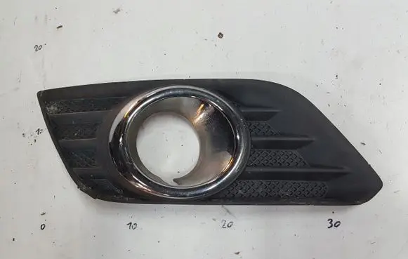 Front fog light trim/grill