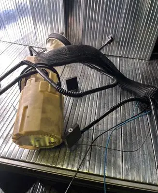 Mercedes-Benz C W203 In-tank fuel pump A2034703394 A2114701641