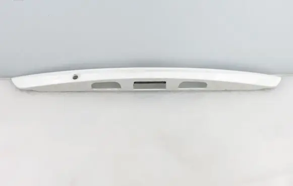 Toyota Yaris Trunk door license plate light bar 768010D552