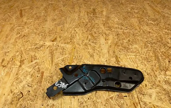 Cupra Formentor Headlight/headlamp mounting bracket 5FA806929