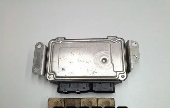 Citroen C1 Engine control unit/module 0261S06147