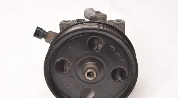 Volvo C30 Power steering pump 