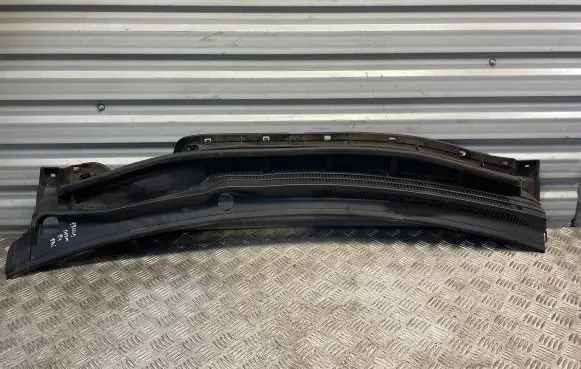 Toyota Prius (XW30) Wiper trim 5578347060