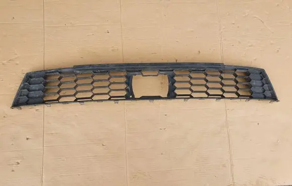Skoda Octavia Mk3 (5E) Front bumper lower grill 5E0853677F