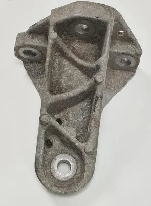 Jaguar XF X250 Engine mounting bracket 5R83-6061-BA