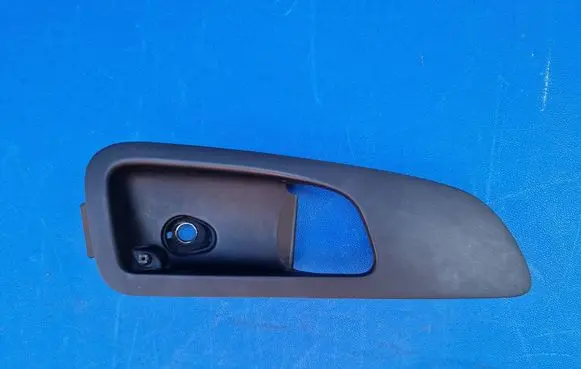 Alfa Romeo Brera Front door interior handle trim 388360