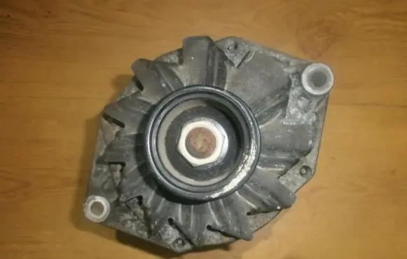 Renault 19 Generator/alternator a13n230