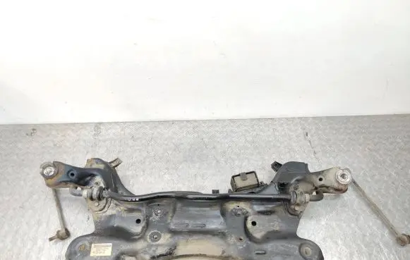 Hyundai i40 Front subframe 624013Z100 M02100G1QA0003