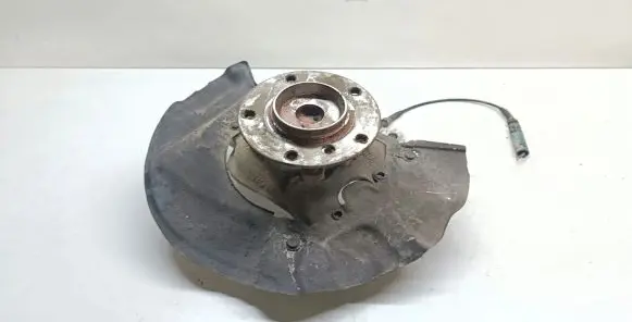 Front wheel hub spindle knuckle