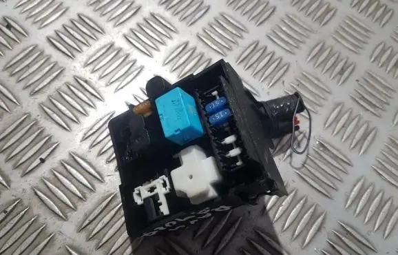 Toyota RAV 4 (XA20) Fuse box set