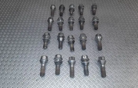 Volvo V70 Nuts/bolts 
