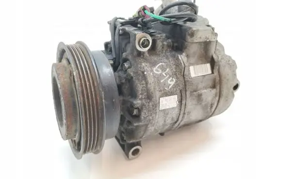 Volkswagen PASSAT B5.5 Air conditioning (A/C) compressor (pump) 8D0260808