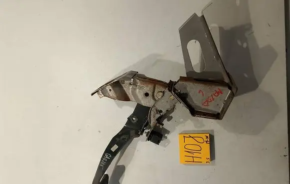 Mazda 6 Brake pedal GAGJ6A