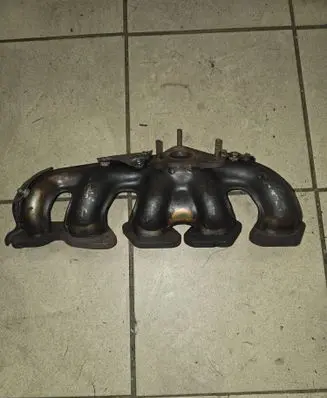 Opel Vivaro Exhaust manifold 8200641758 H8200481959