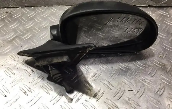 Hyundai Lantra II Front door electric wing mirror e13014021