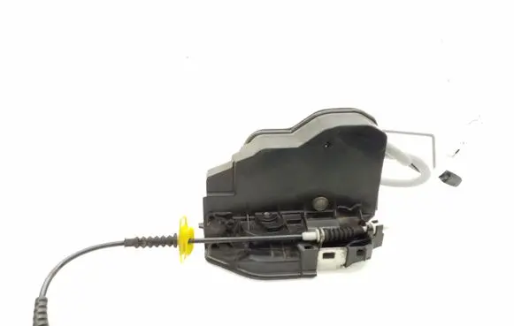 BMW X3 E83 Front door lock 7154628