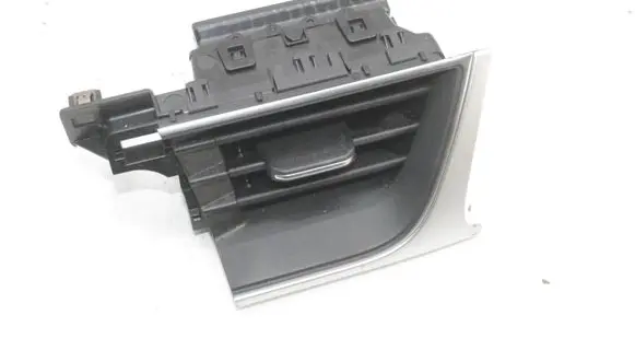 Renault Captur II Dashboard air vent grill cover trim 687504751R
