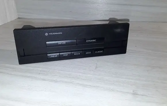Volkswagen Golf IV Sound amplifier 1J0035624C