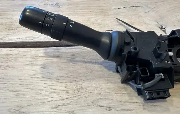 Toyota Yaris Indicator stalk 173832