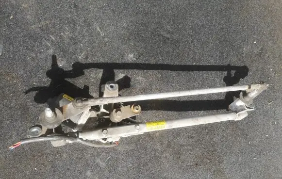 Chevrolet Cruze Front wiper linkage and motor 96893304
