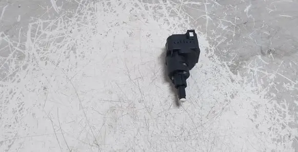 Volkswagen Polo Brake pedal sensor switch 6Q0945511
