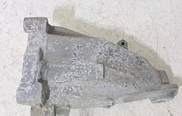 Mercedes-Benz C W205 Engine mounting bracket A2742234304