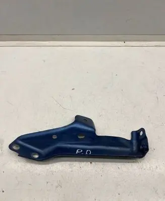 Fender mounting bracket