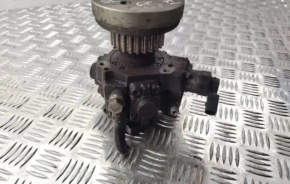 Audi A6 S6 C6 4F Fuel injection high pressure pump