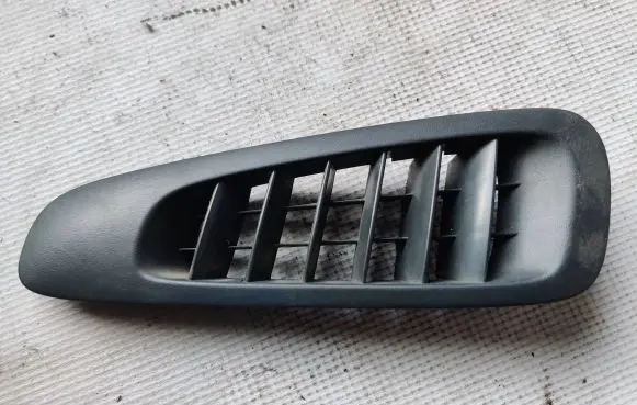 Mercedes-Benz Vito Viano W639 Dashboard air vent grill cover trim A6398310060