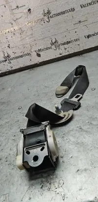 Mitsubishi Grandis Rear seatbelt N1527